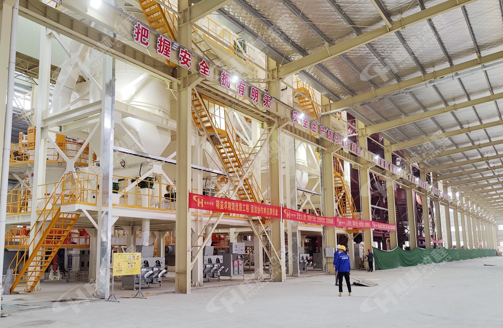 廣西賀州HLMX超細(xì)立磨生產(chǎn)150萬(wàn)噸高端碳酸鈣粉體項(xiàng)目