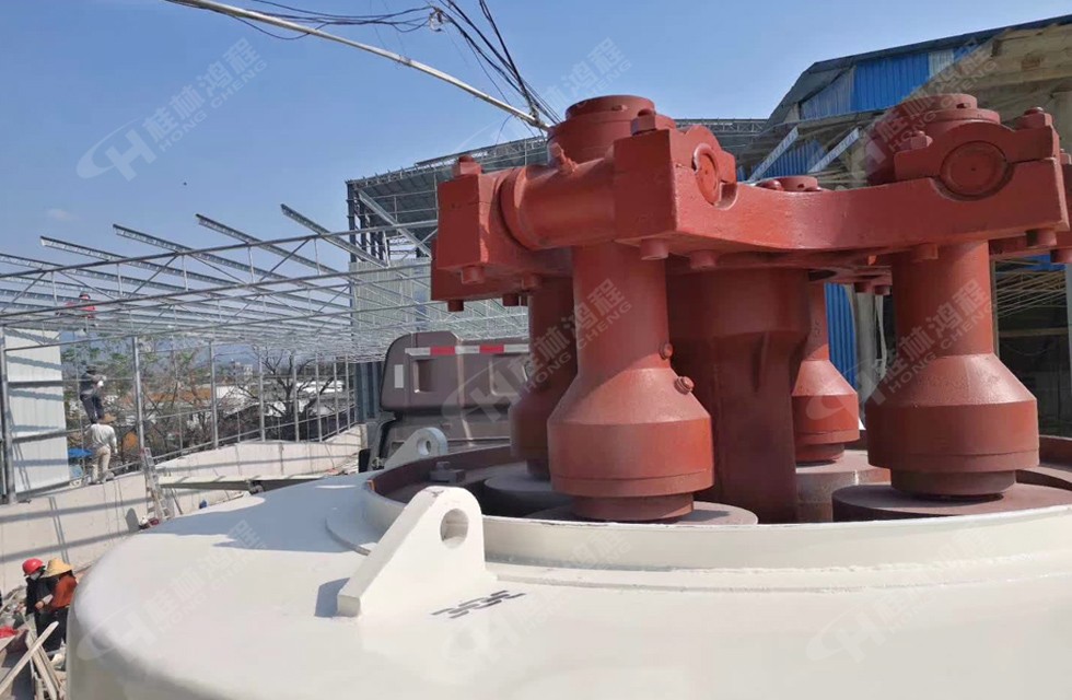 賀州老客戶又上2臺新機 hcq1500擺式磨粉機主機到貨現(xiàn)場 賀州老客戶又上2臺新機 hcq1500擺式磨粉機主機到貨現(xiàn)場