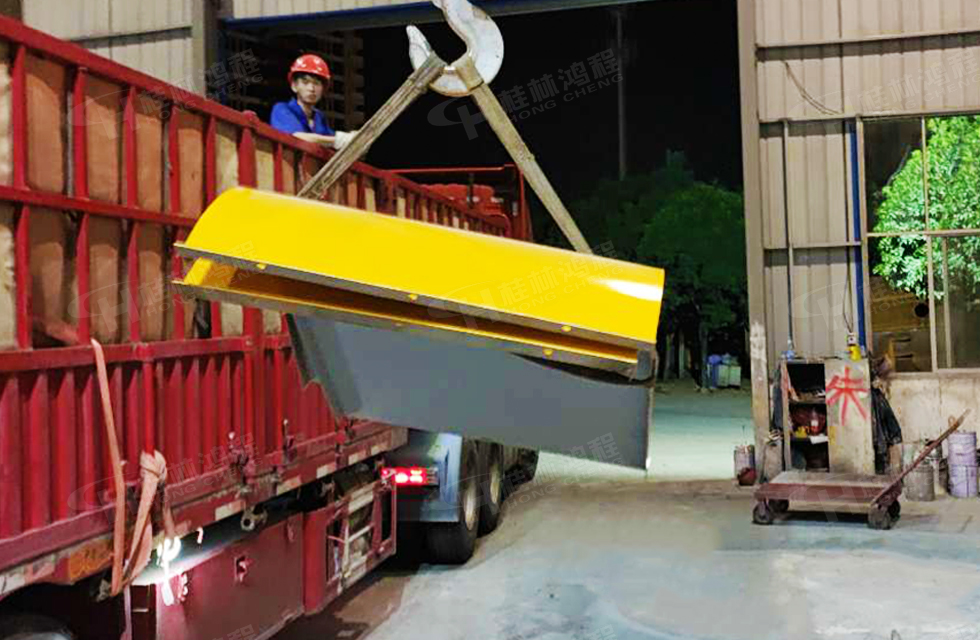 【發(fā)貨】海內(nèi)外訂單火爆,大批鴻程設(shè)備奔赴全球! 【發(fā)貨】海內(nèi)外訂單火爆,大批鴻程設(shè)備奔赴全球!